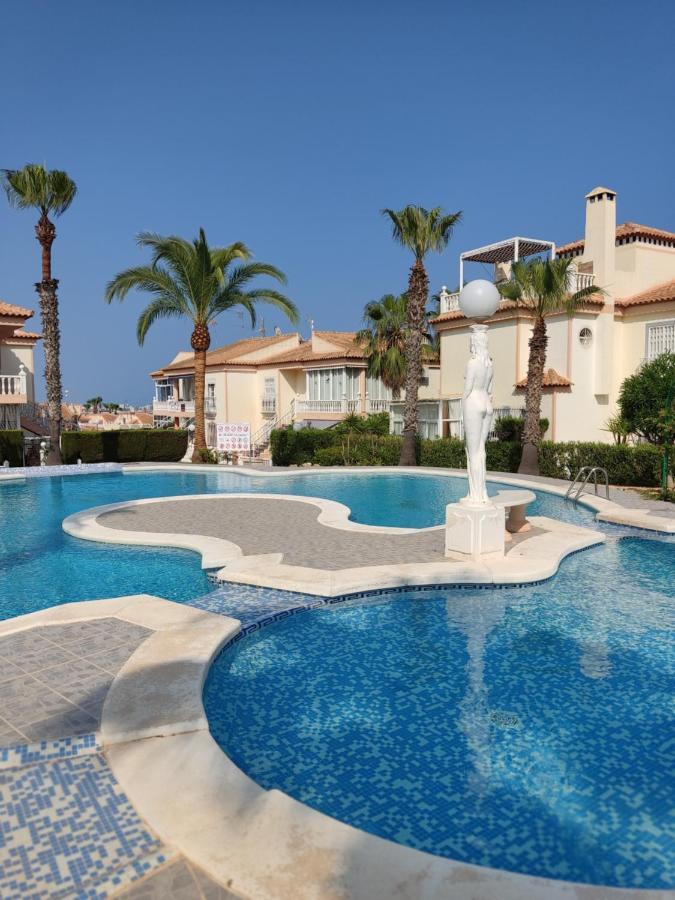 Confortable Apartamento Con Vistas Al Mar Torrevieja Exterior foto